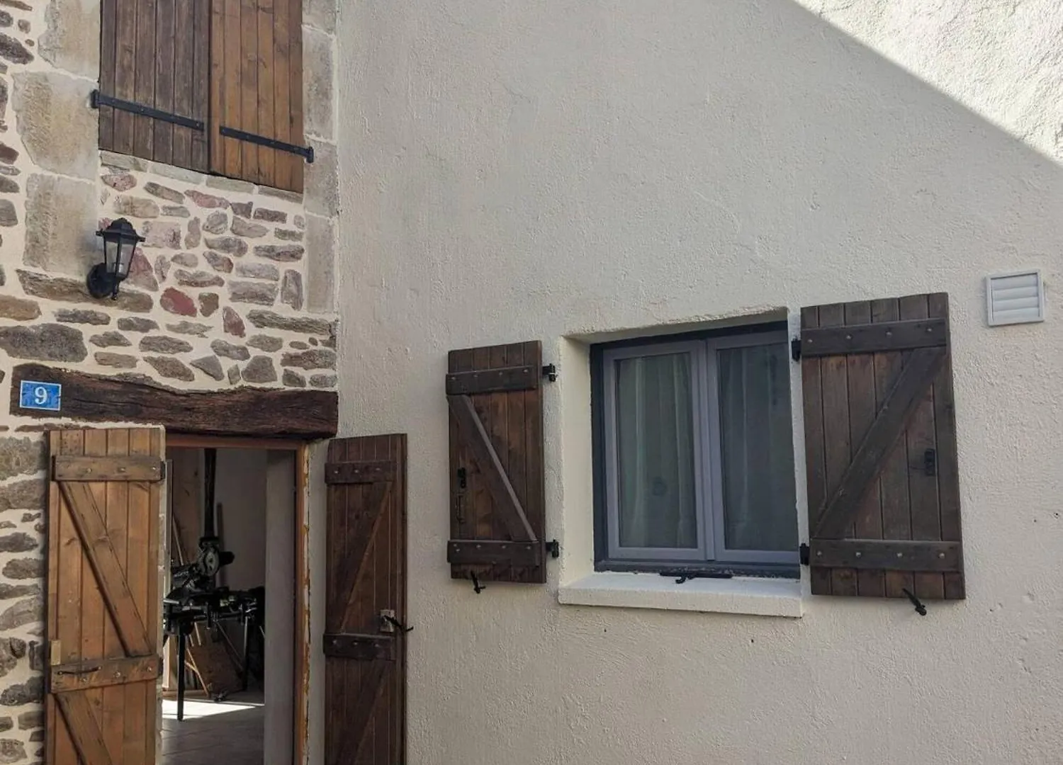 La Maison Du 146 Flavin 0*,  Francie